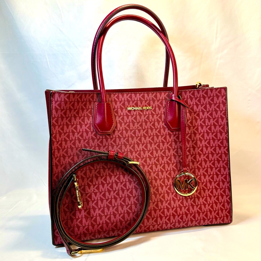 Michael Kors Large Signature Mercer Tote